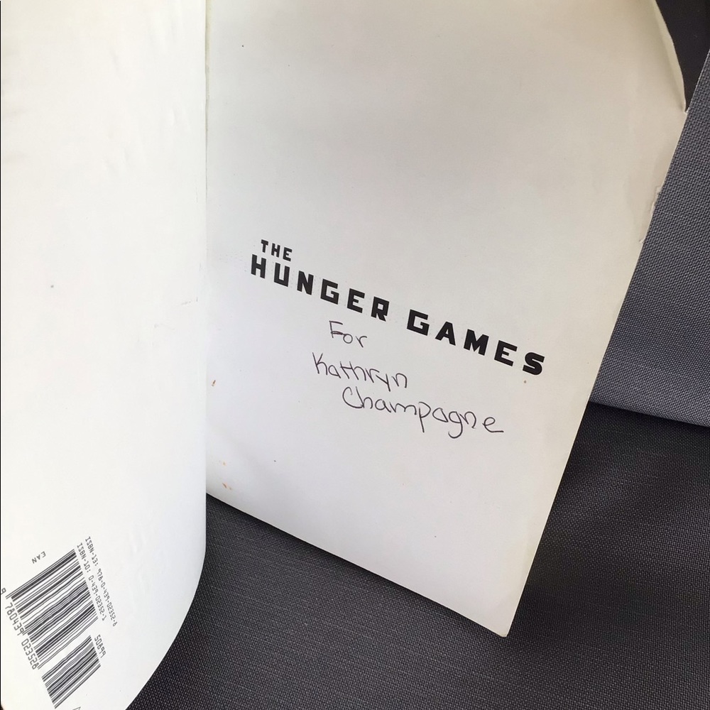 The Hunger Games Book - Picture 2 of 3